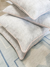 Load image into Gallery viewer, Animal Spot