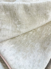 Load image into Gallery viewer, Velvet Crush