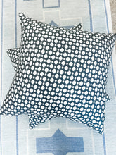 Load image into Gallery viewer, Betwixt