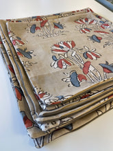 Load image into Gallery viewer, Lily Flower