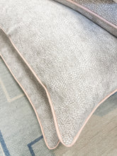 Load image into Gallery viewer, Animal Spot